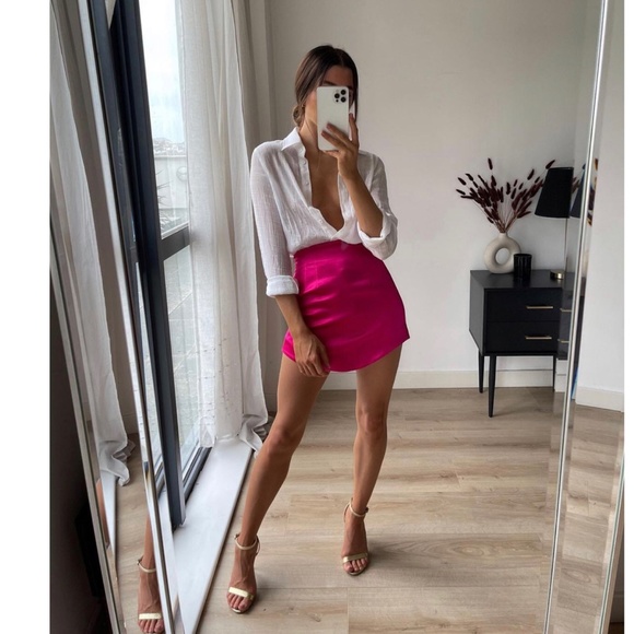 Zara Dresses & Skirts - ZARA Pink Fuchsia Satin Effect Mini Skirt Small NWT